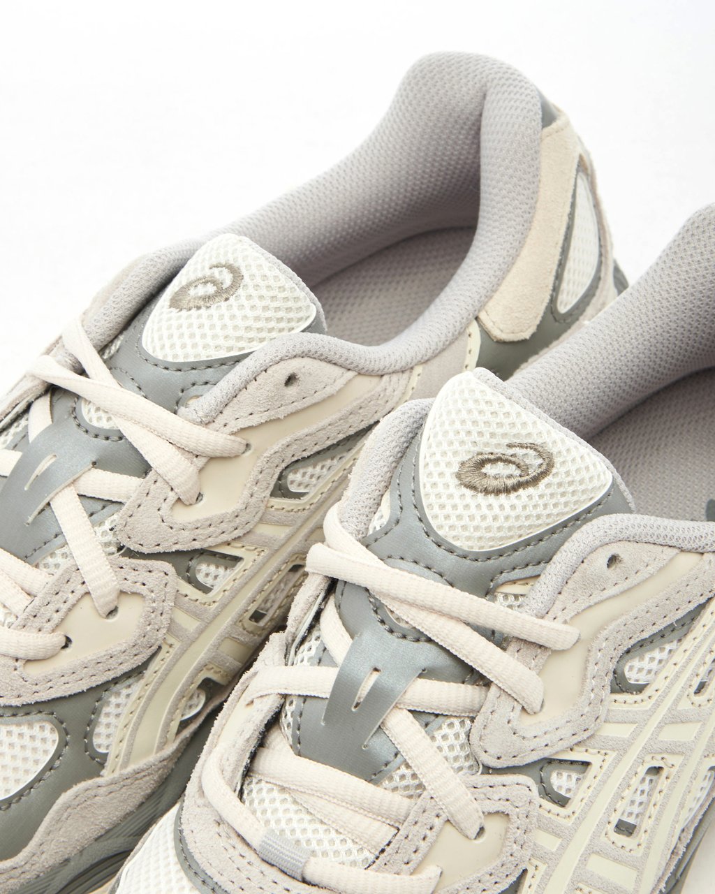 Asics Sneakers Cream/Oyster Grey Lichtgrijs