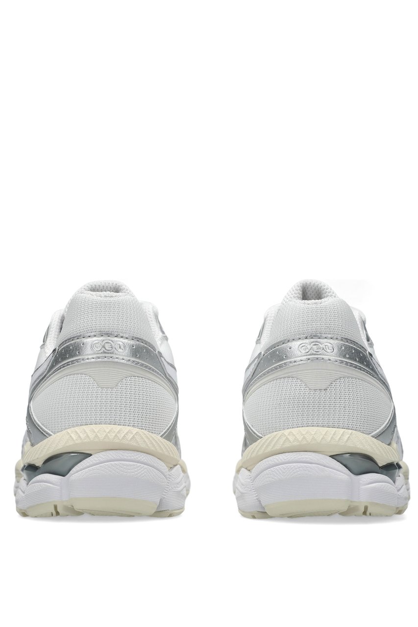 Asics White Silver Gel-Cumulus 16 Sneakers Wit
