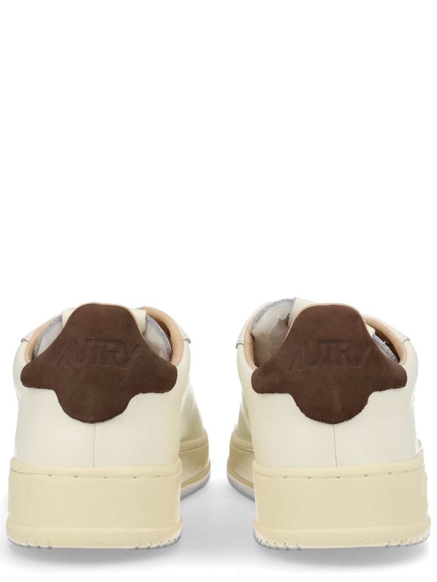 Autry Dallas Low Perforated Suede Accent Sneakers Neutraal
