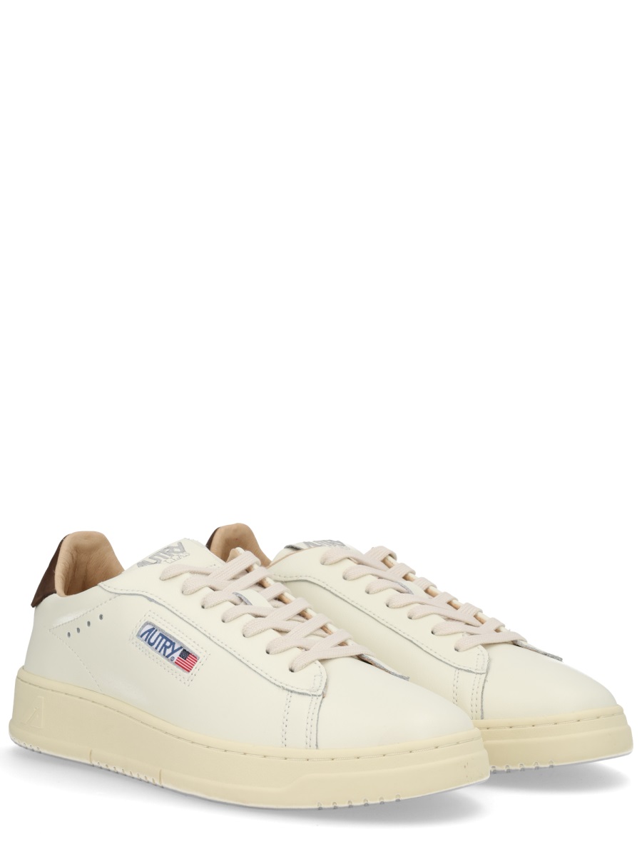 Autry Dallas Low Perforated Suede Accent Sneakers Neutraal