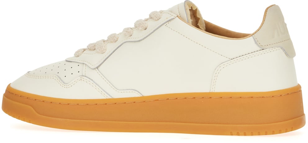Autry Autry White leather Medalist sneakers Wit
