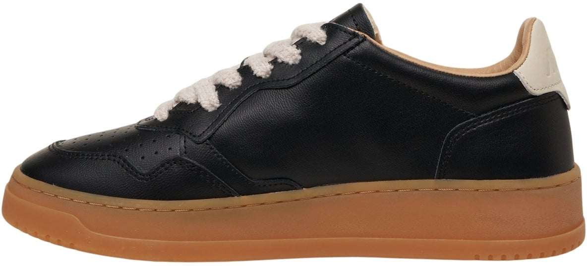 Autry Sneakers 'Medalist Low' Zwart