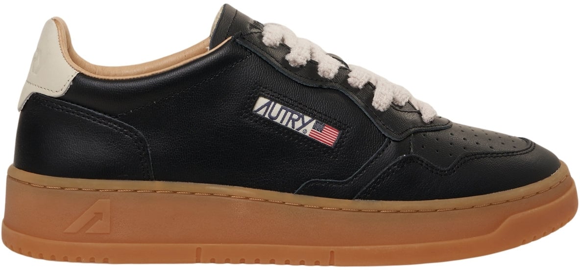Autry Sneakers 'Medalist Low' Zwart
