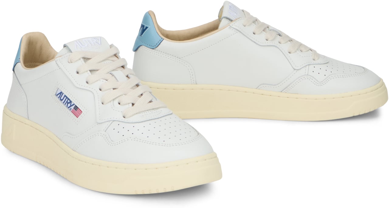 Autry Low-top Medalist sneakers in leather Wit