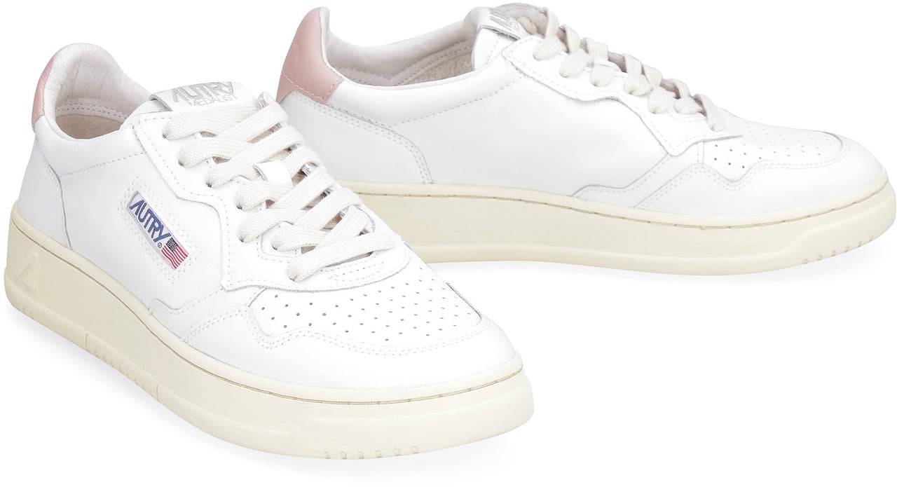Autry Medalist leather low-top sneakers Roze