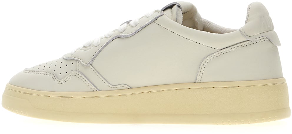 Autry Autry White leather Medalist sneakers Wit