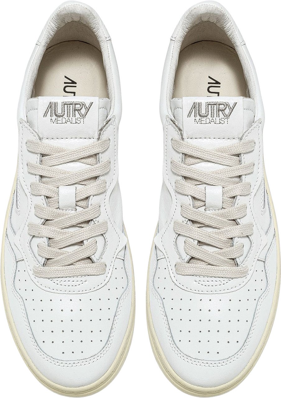 Autry Dames 01 Low Wit NYC Wit