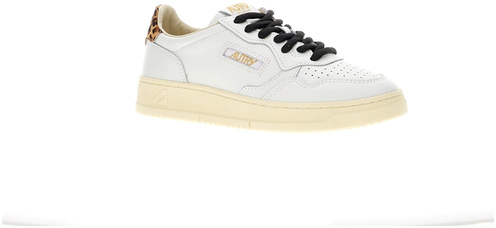 Autry White leather Medalist sneakers Wit