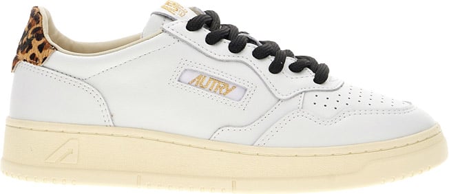 Autry White leather Medalist sneakers Wit