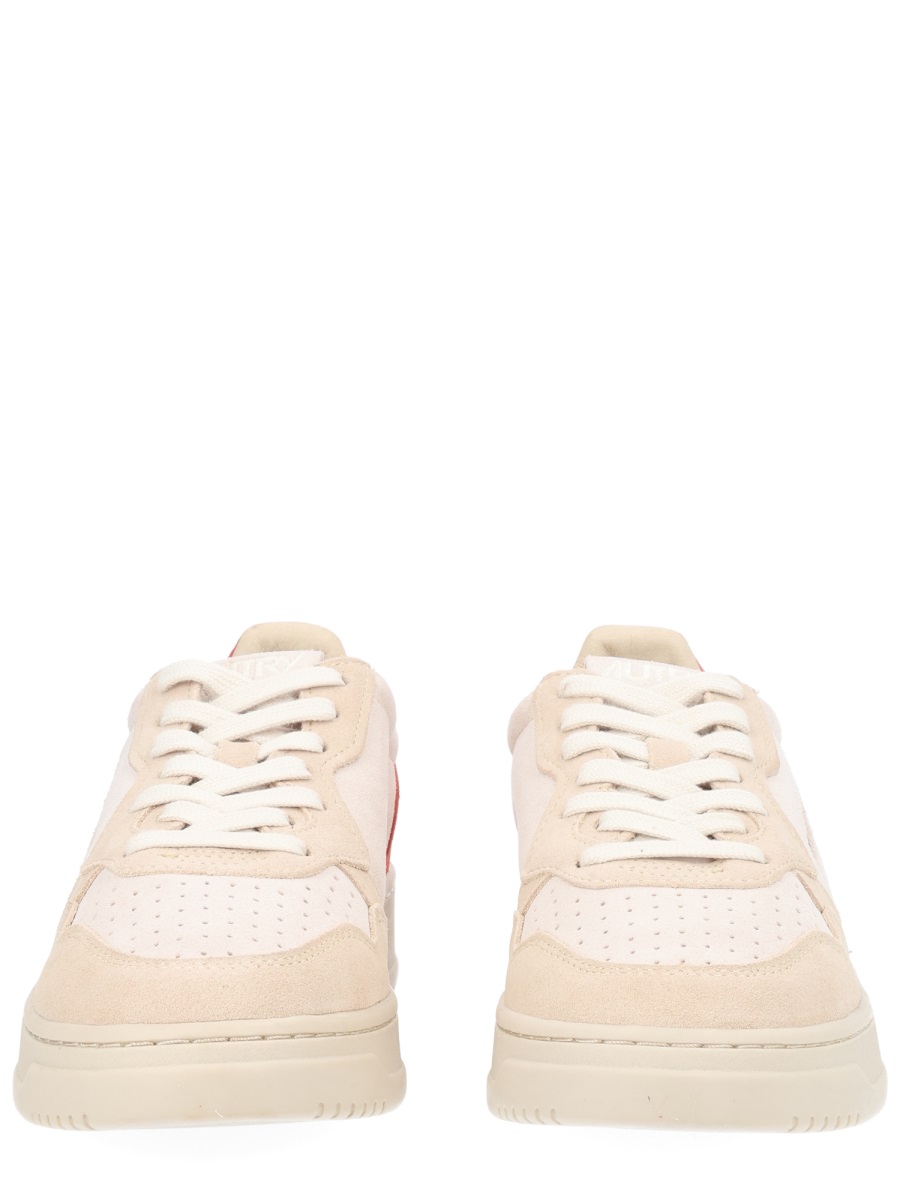 Autry Cream Medalist Low Suede Cow Leather Sneakers Neutraal