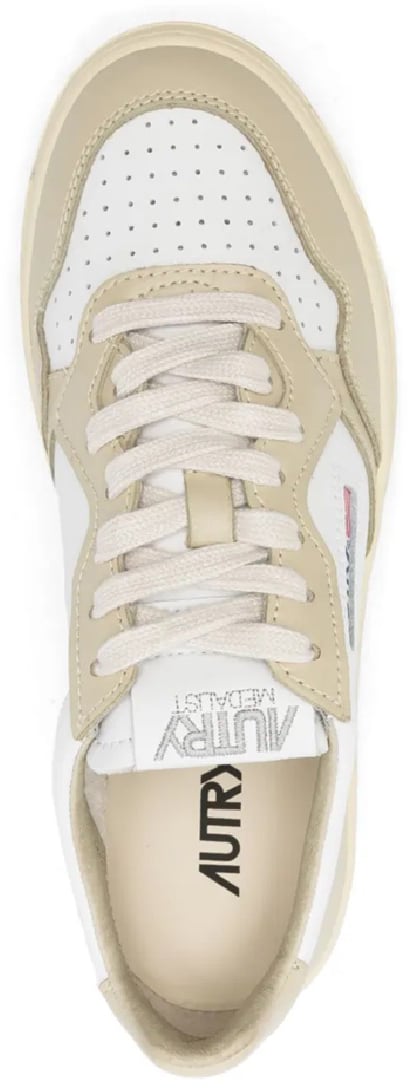 Autry medalist low divers Divers