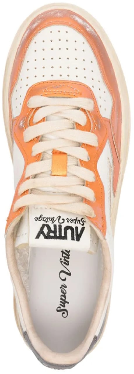 Autry sup vint low divers Divers