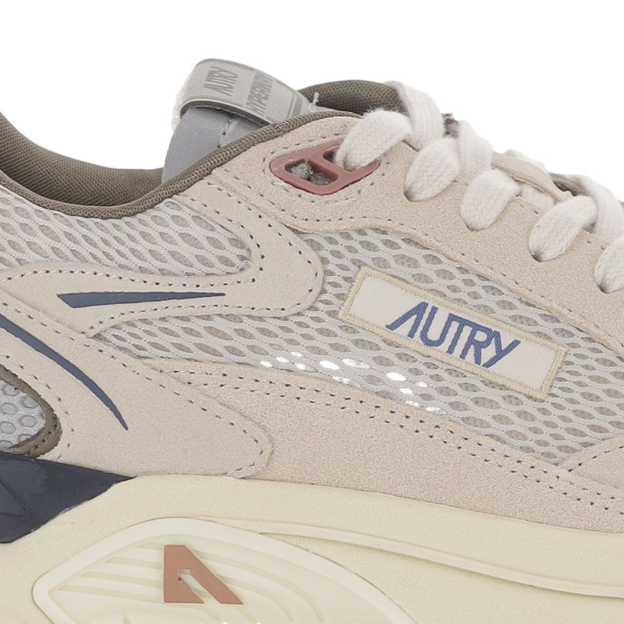 Autry Multi-Material Sneakers With Round Mesh Toe And Logo Accents Neutraal