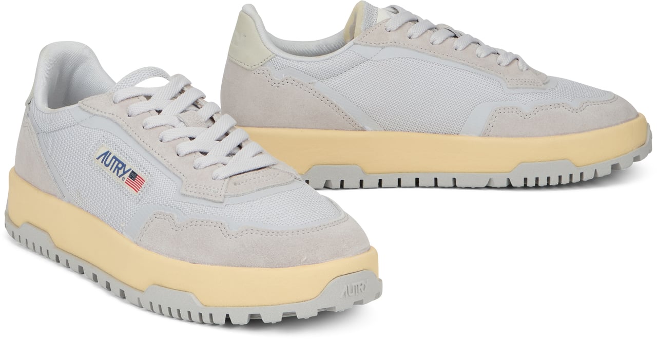 Autry Sneakers Wild Pace Lichtgrijs