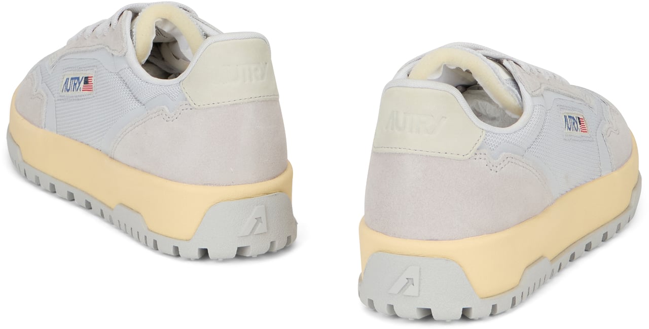 Autry Sneakers Wild Pace Lichtgrijs