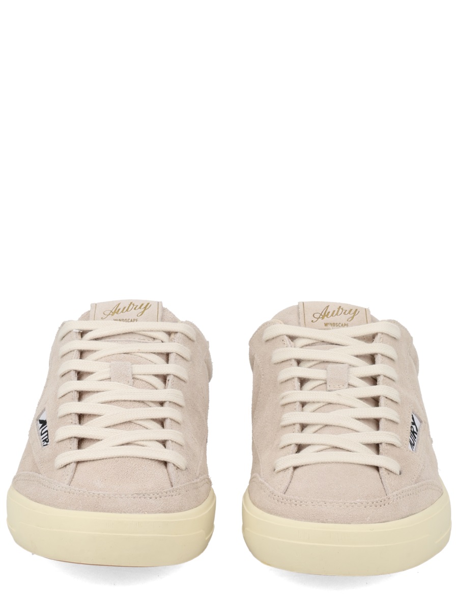 Autry Windscape Low Suede Minimalist Sneakers Neutraal