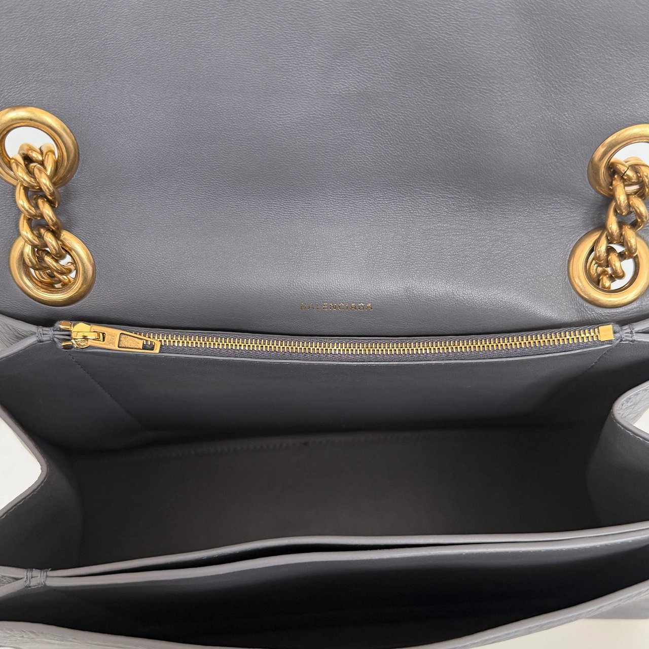 Balenciaga Balenciaga Crush Medium Chain Bag dunkelgrau/ neuwertig Grijs