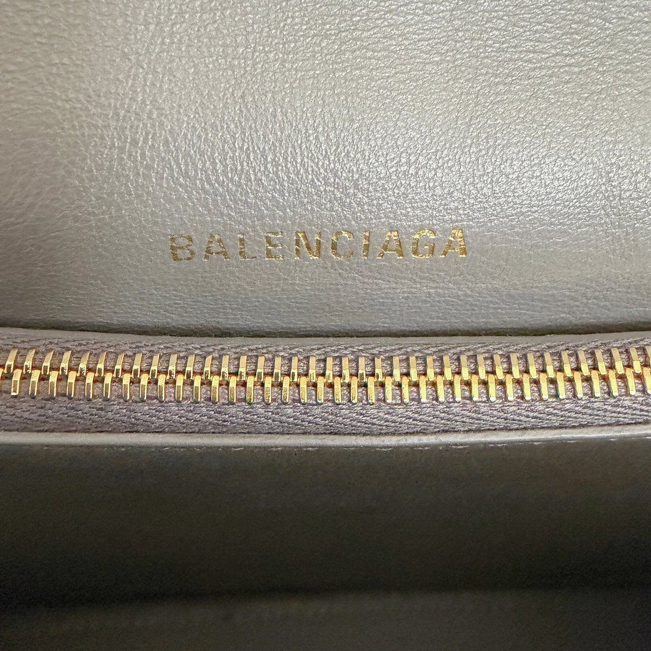 Balenciaga Balenciaga Crush Medium Chain Bag dunkelgrau/ neuwertig Grijs