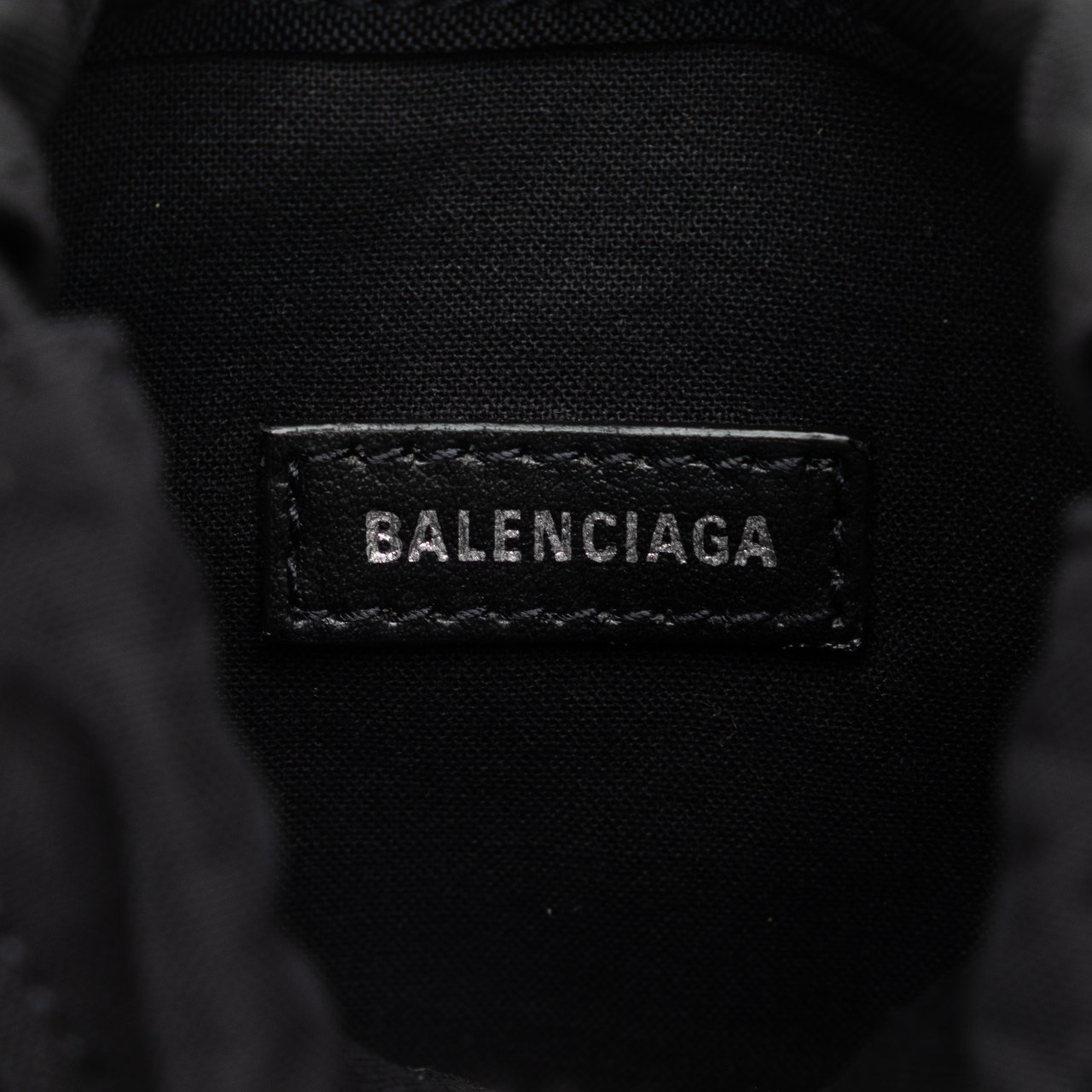 Balenciaga Neo Basket Phone Holder Wit
