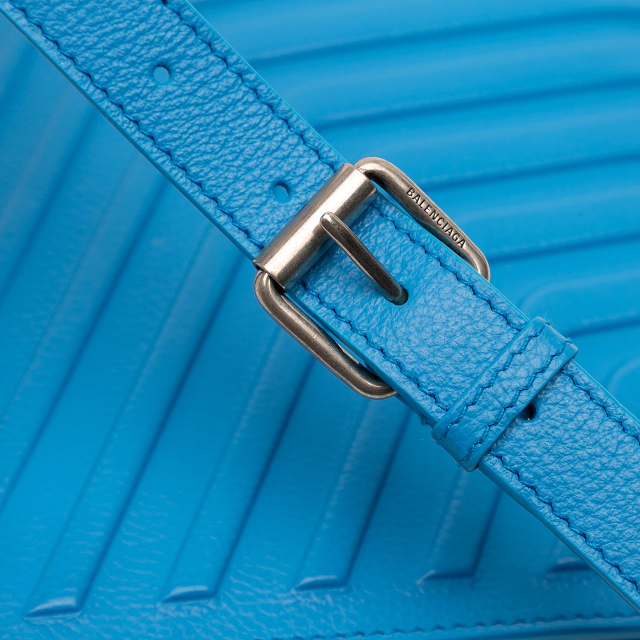 Balenciaga Grained Calfskin Car Flap Crossbody Blauw