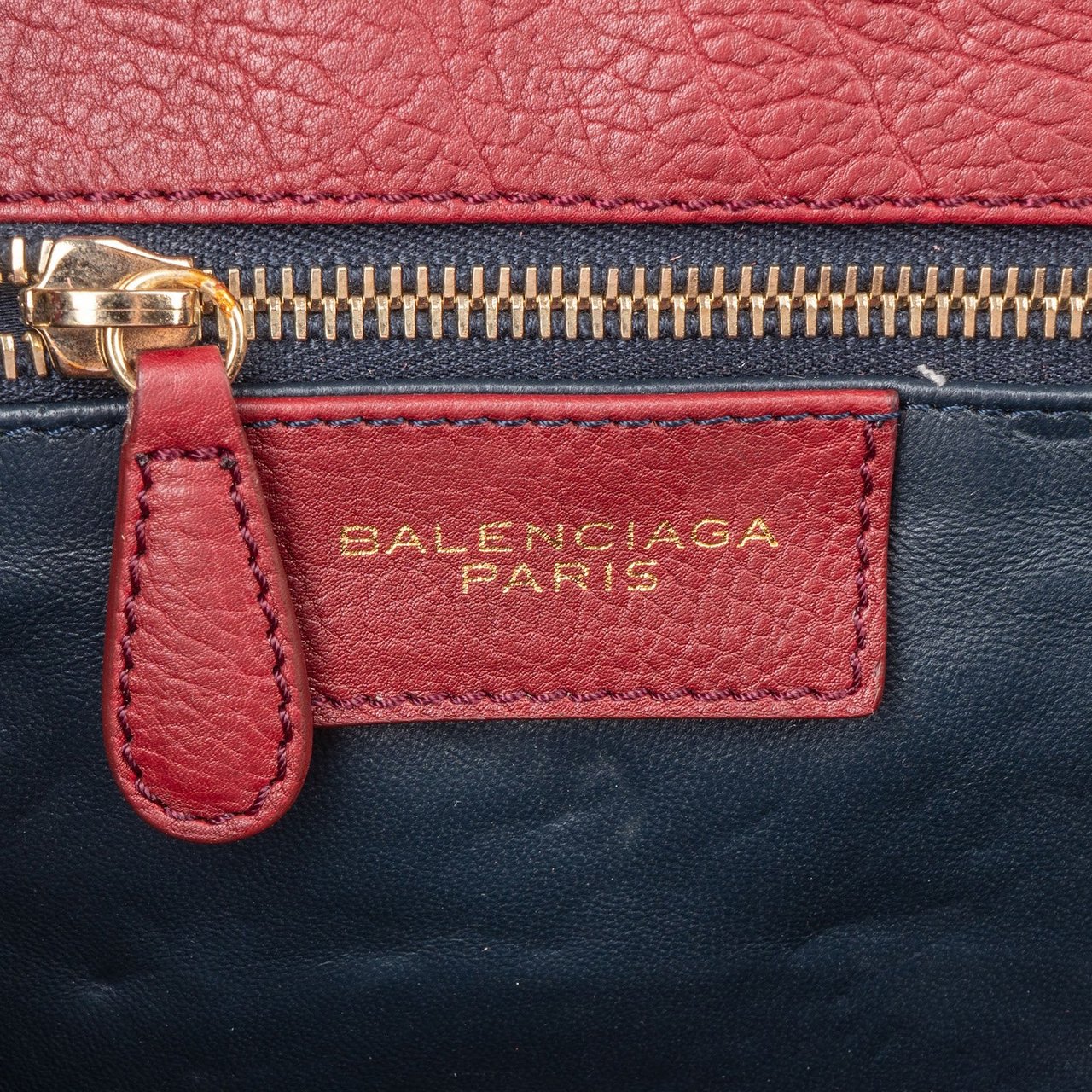 Balenciaga Pebbled Leather Toggle Clutch Rood