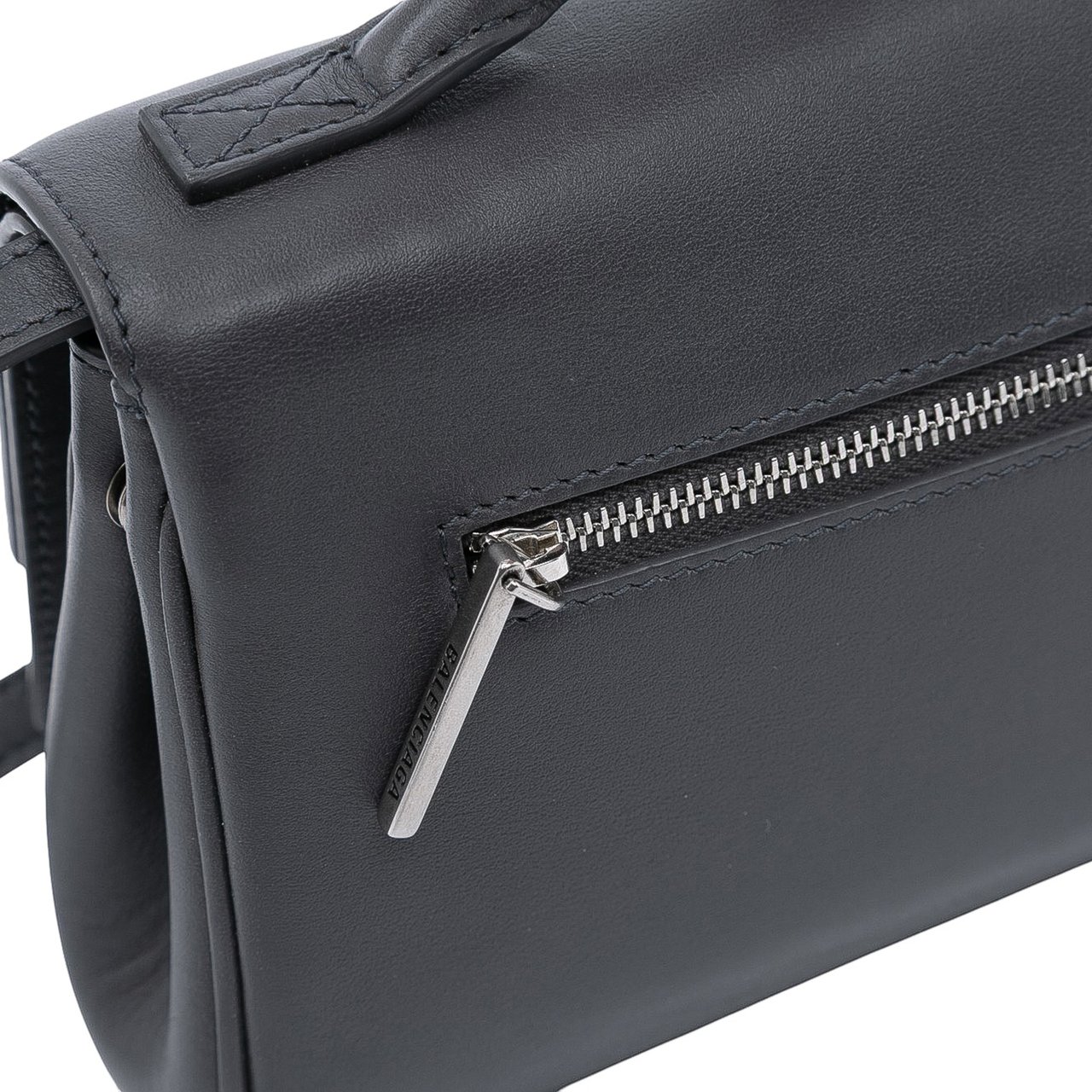 Balenciaga Small Smooth Calfskin Bel Air Clutch On Strap Grijs