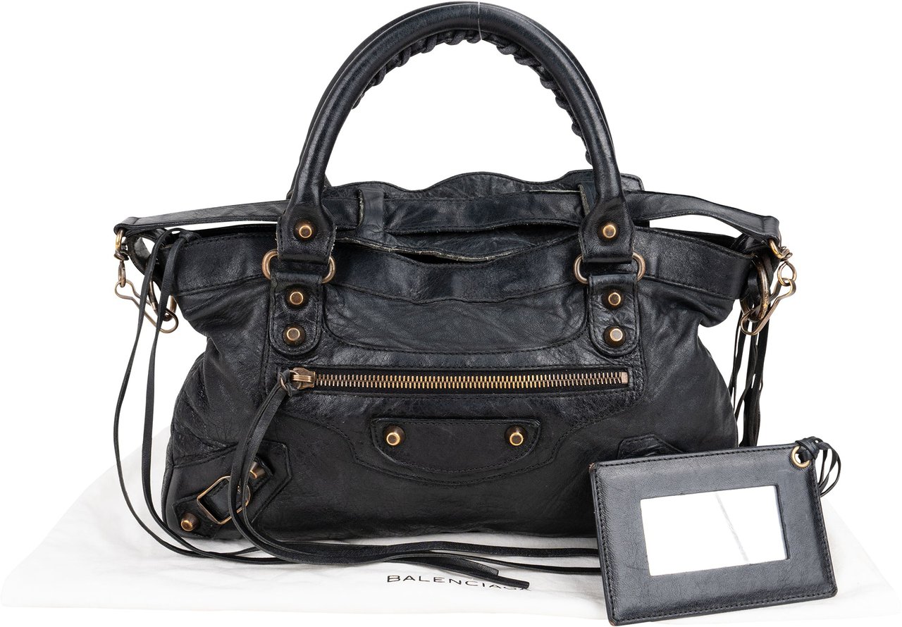 Balenciaga Balenciaga Classic Leather First City Handbag Zwart