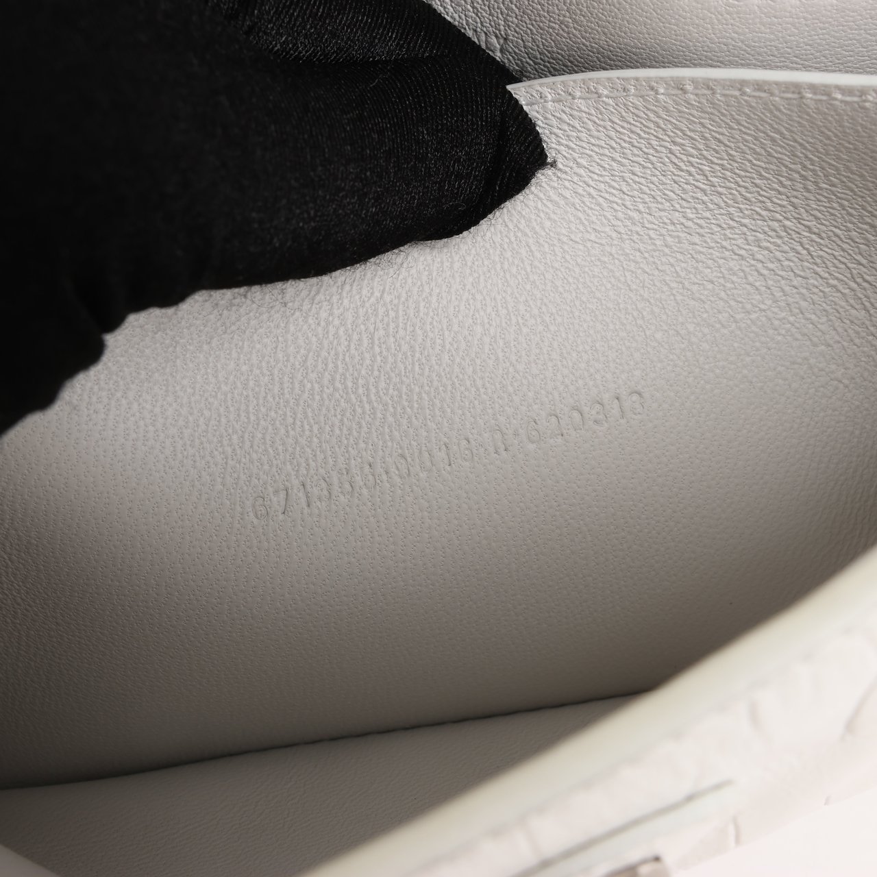 Balenciaga Balenciaga Hourglass Mock Croc Shoulder bag in White 671355 Wit