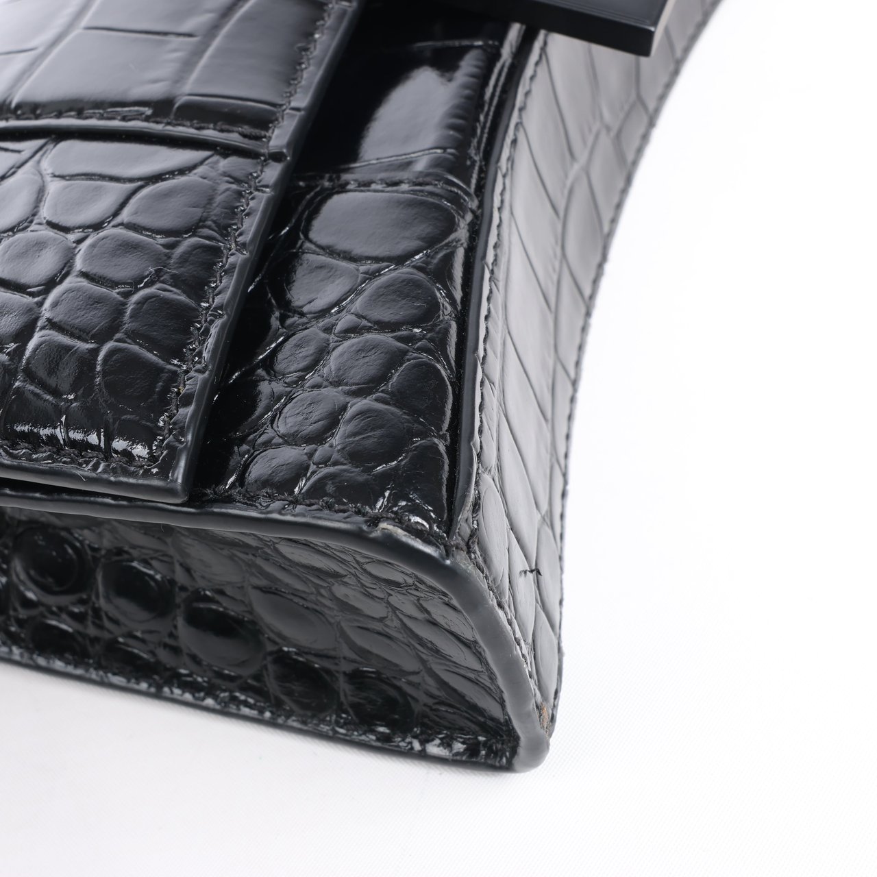 Balenciaga Balenciaga Hourglass Mock Croc Shoulder bag in Black Zwart