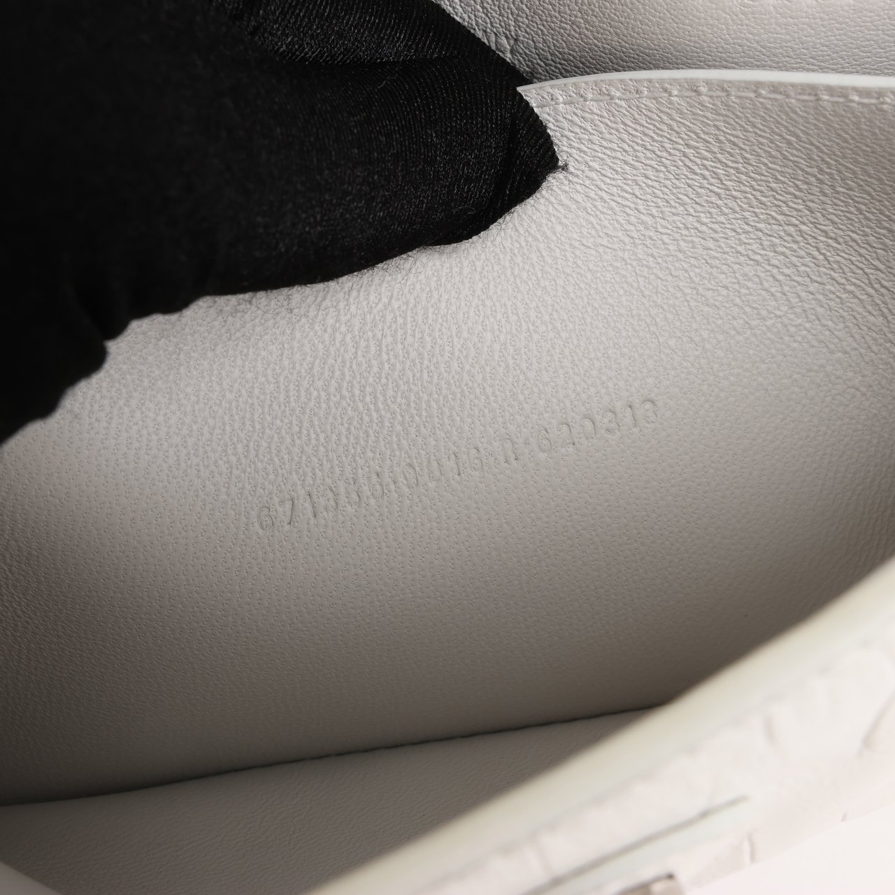 Balenciaga Balenciaga Hourglass Mock Croc Shoulder bag in White 671355 Wit