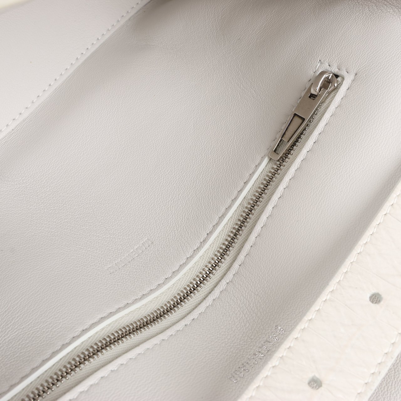 Balenciaga Balenciaga Hourglass Mock Croc Shoulder bag in White 671355 Wit