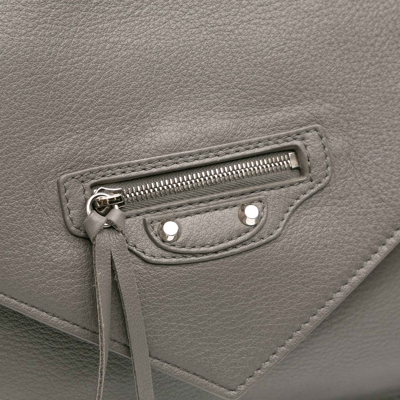 Balenciaga Leather Papier Sight Zip Around Clutch Grijs