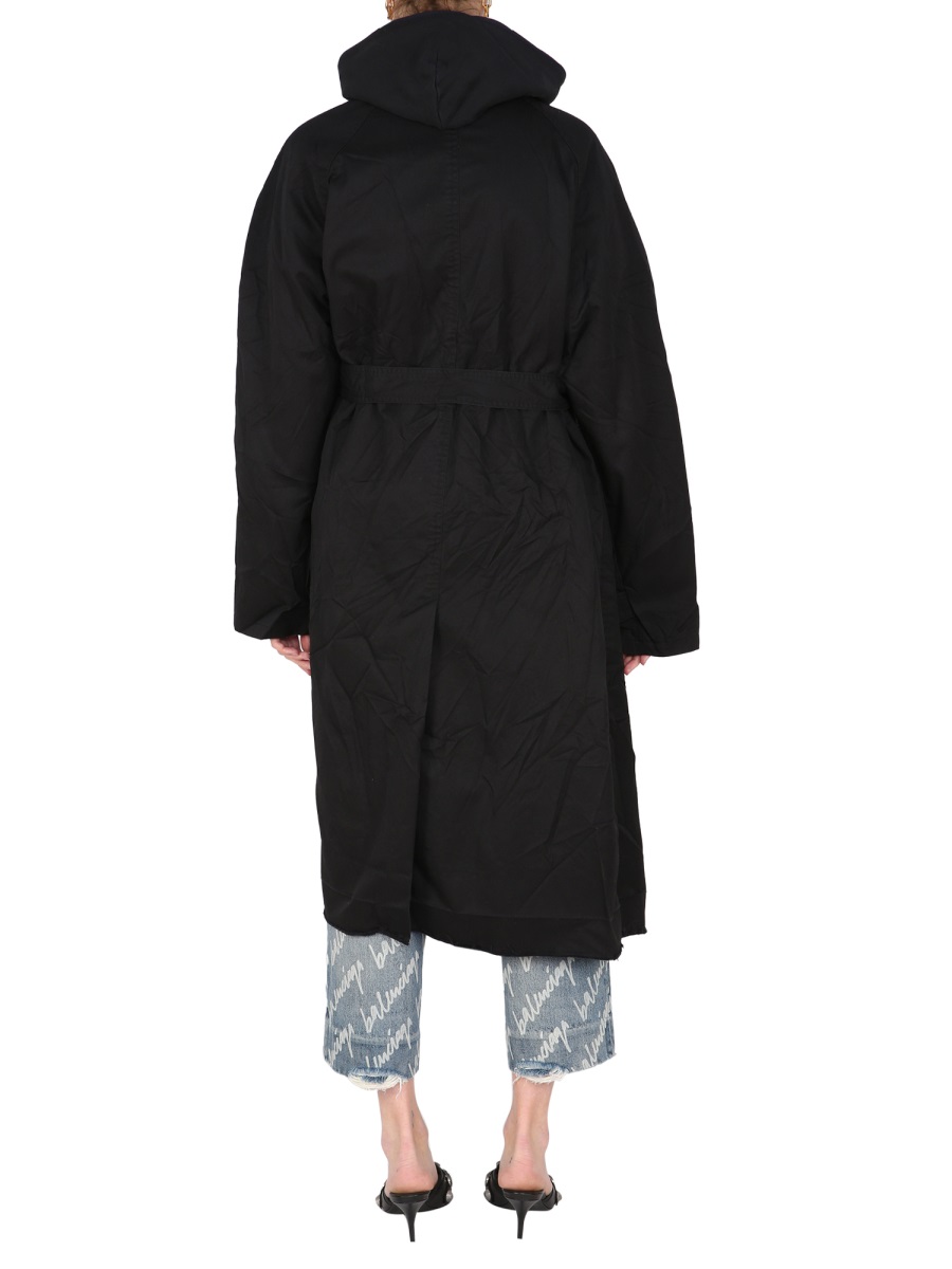 Balenciaga Oversized Carcoat with Pointed Collar and Concealed Closure Zwart