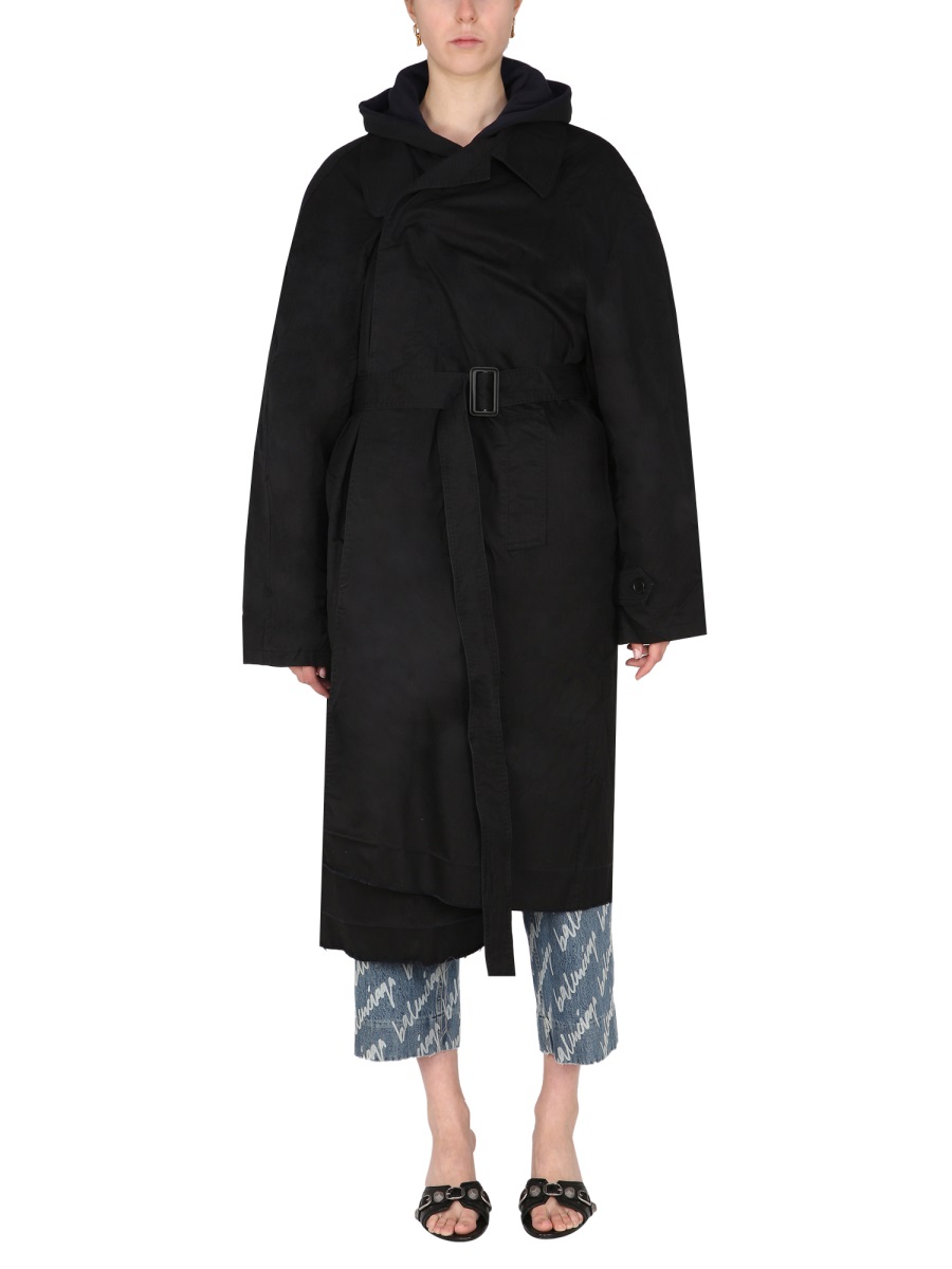Balenciaga Oversized Carcoat with Pointed Collar and Concealed Closure Zwart