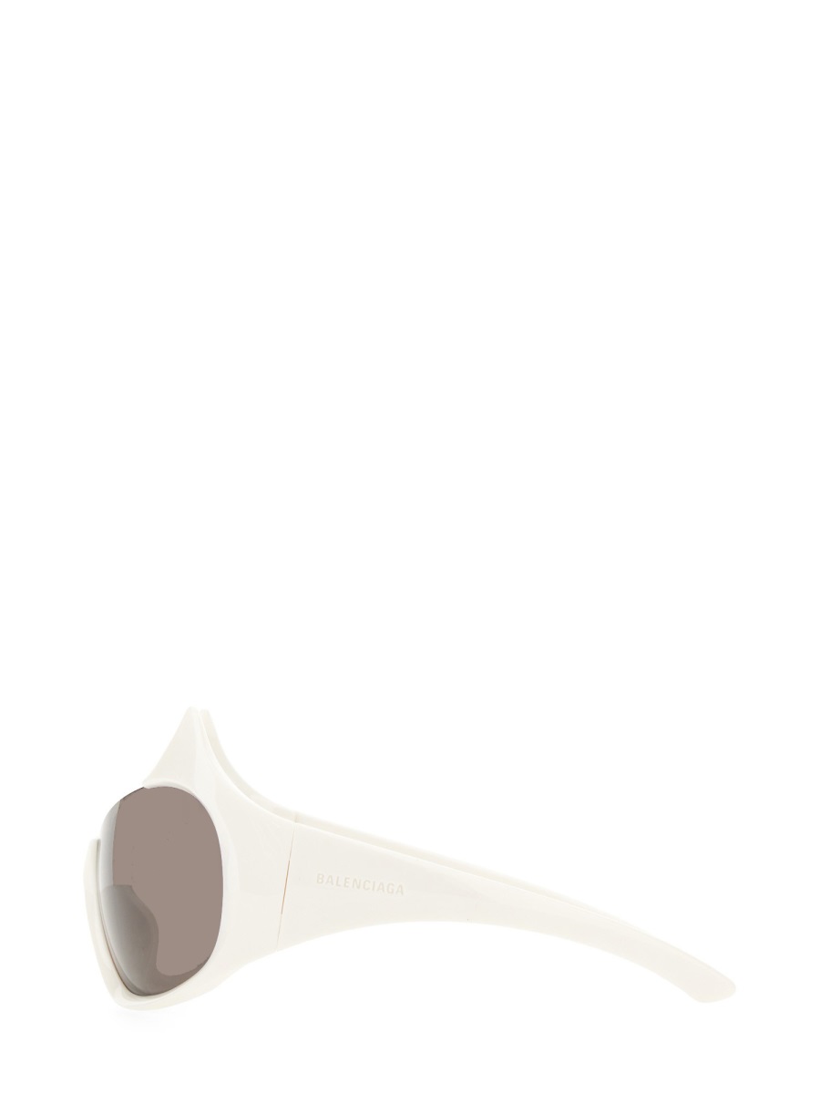 Balenciaga Cat-Eye Sunglasses with Distinct Side Logo Grijs