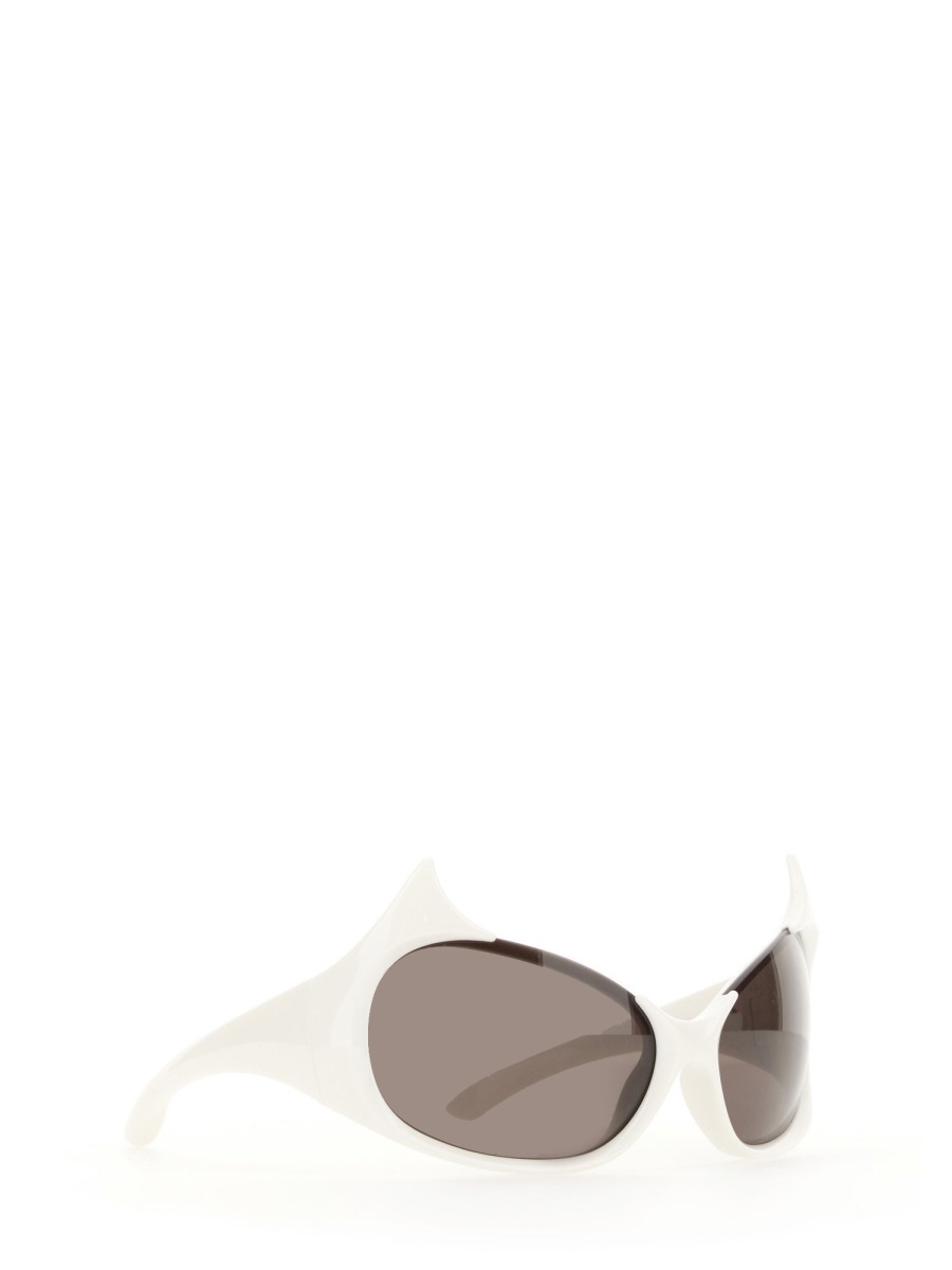 Balenciaga Cat-Eye Sunglasses with Distinct Side Logo Grijs