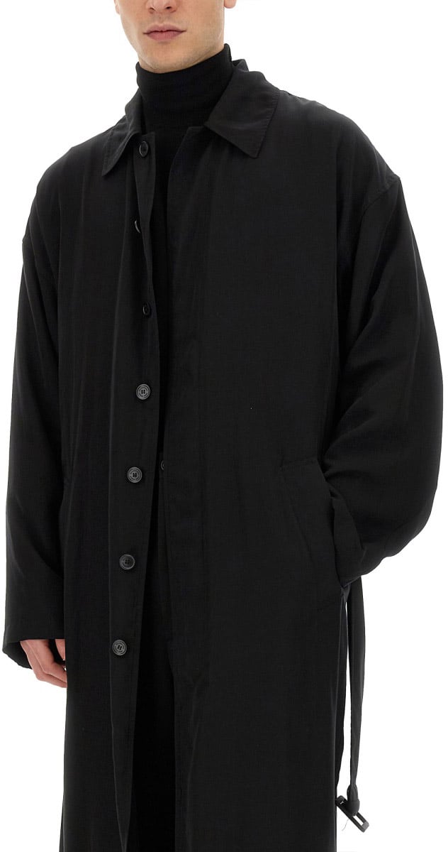 Balenciaga Belted Trench Coat with Structured Collar Zwart