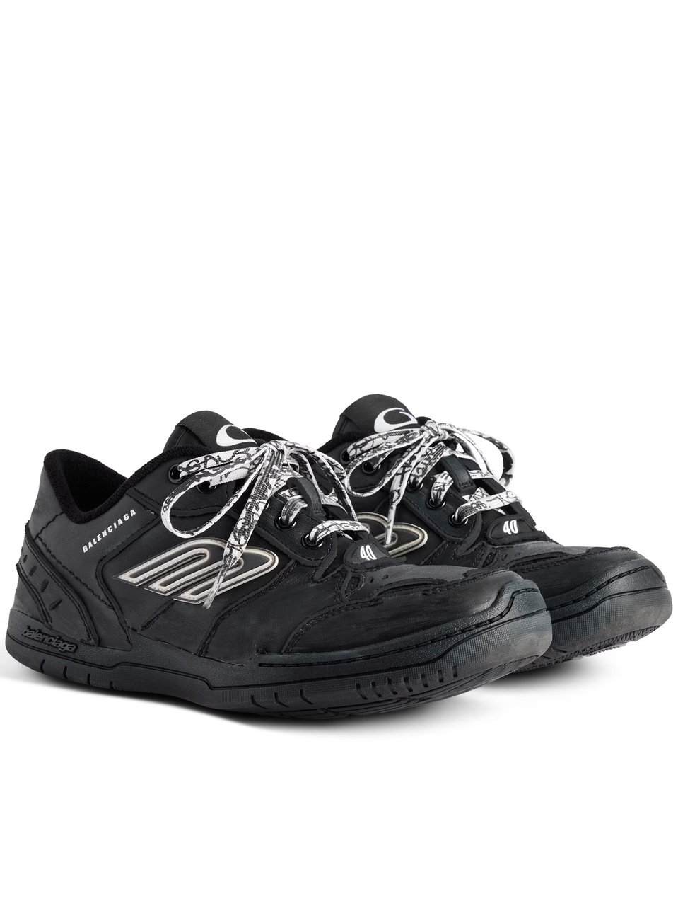 Balenciaga Sleek Black Low-Profile Sneakers with Textured Sole and Patterned Laces Zwart