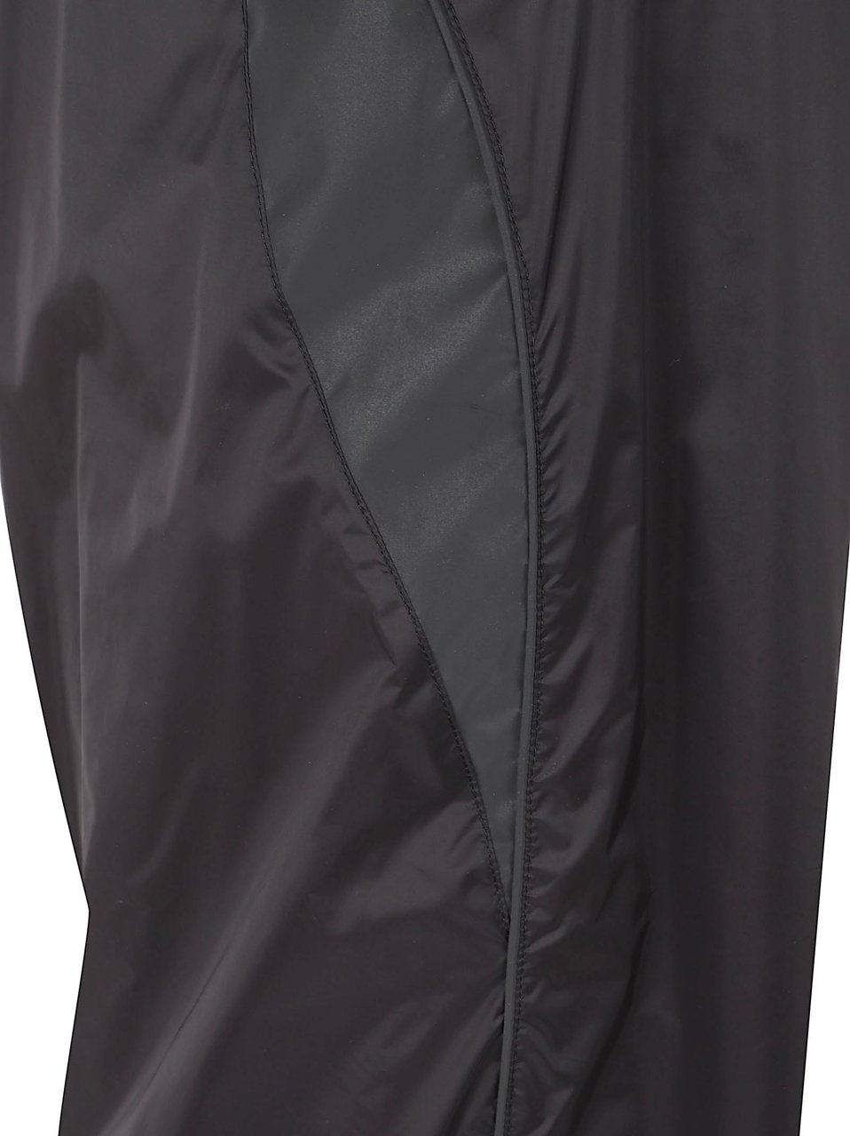 Balenciaga Technical Polyamide Trousers with Embroidered Sports Icon Motif Zwart