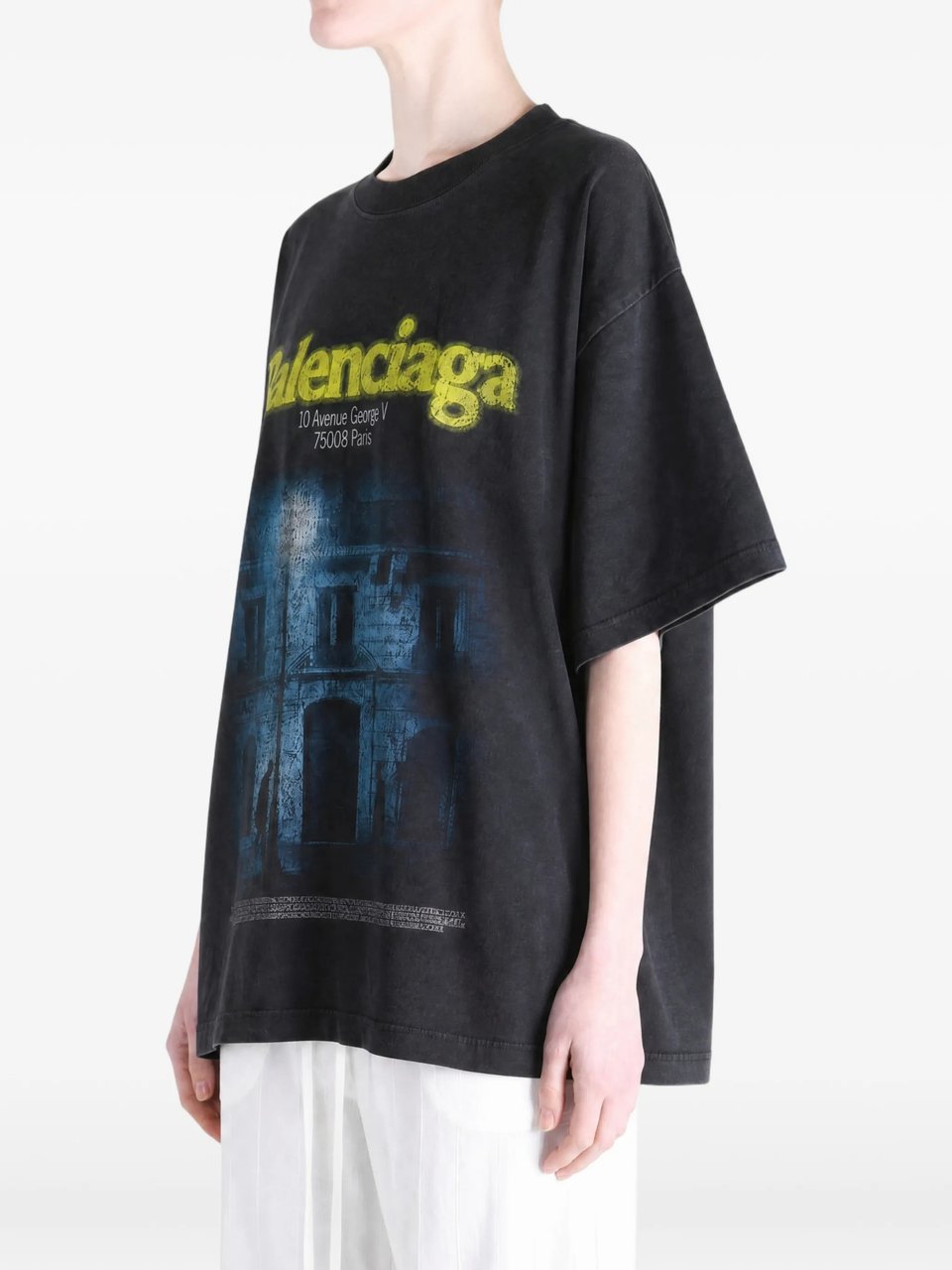 Balenciaga Boxy Oversized T-Shirt with Graphic Print and Dropped Shoulders Zwart