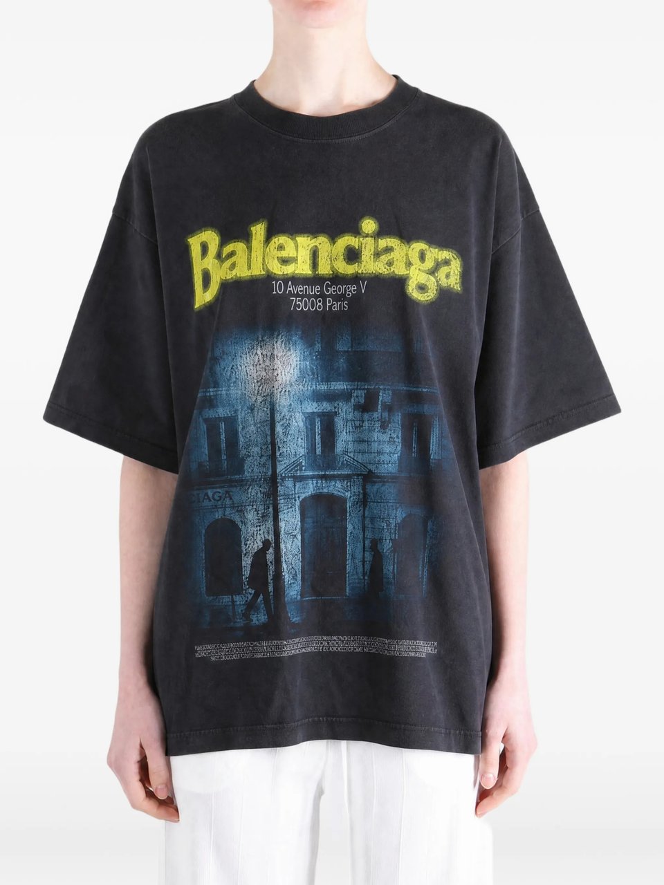 Balenciaga Boxy Oversized T-Shirt with Graphic Print and Dropped Shoulders Zwart