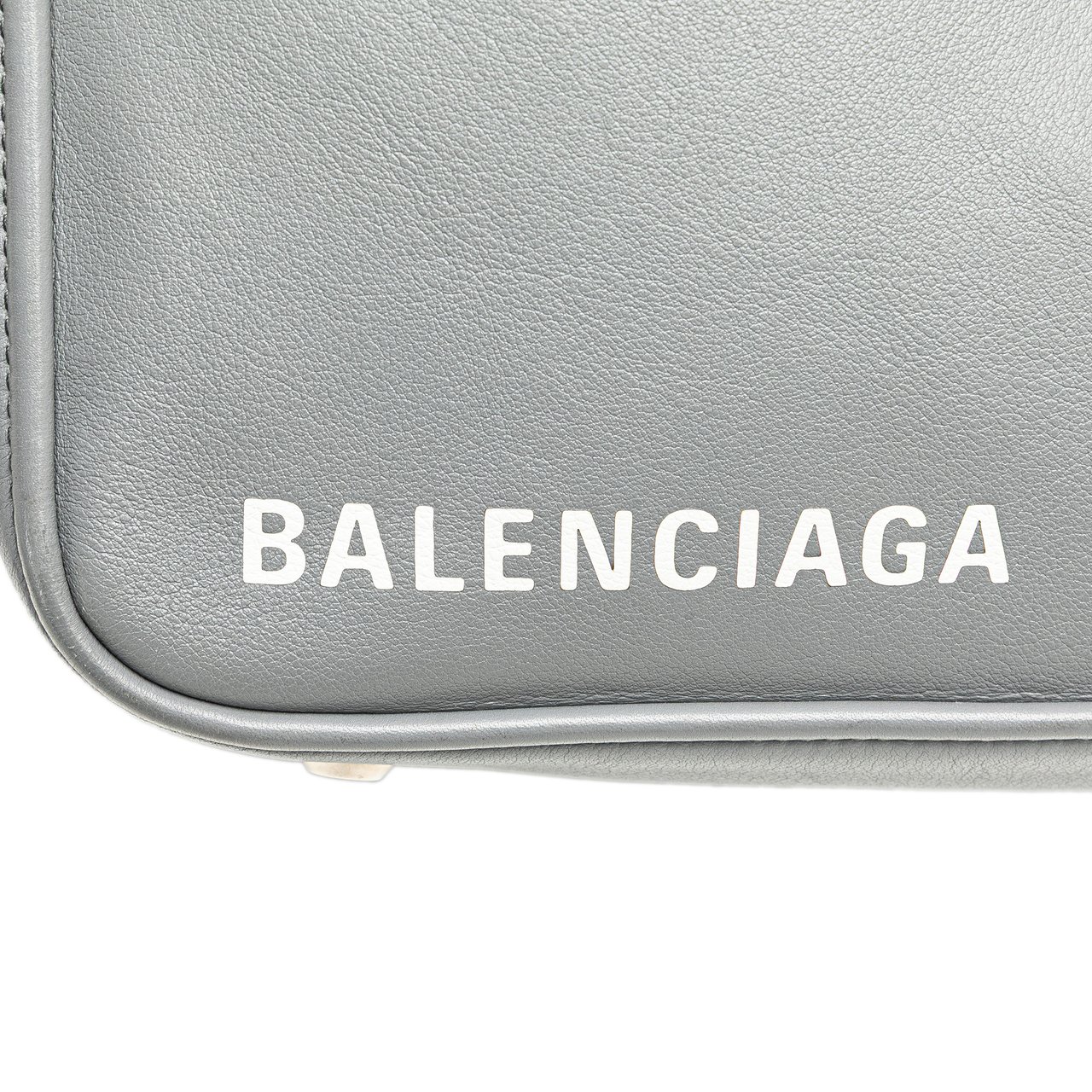 Balenciaga Medium Leather Triangle Duffle Bag Grijs