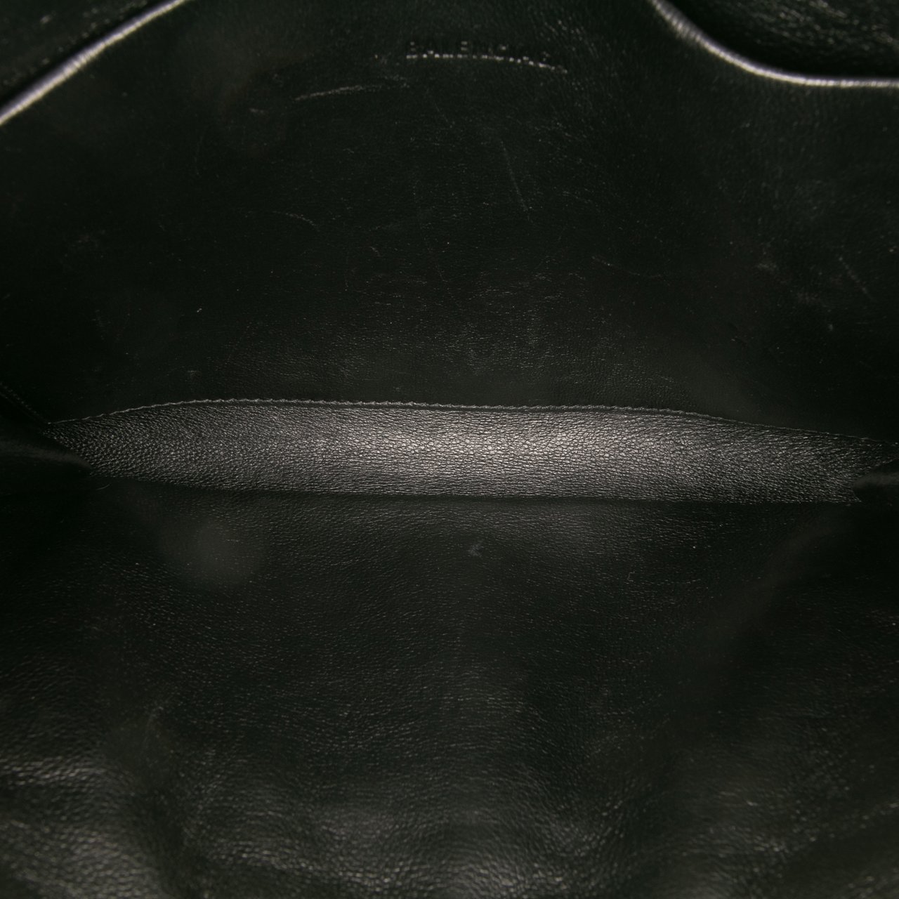 Balenciaga Pebbled Leather Neo Classic City Pouch Crossbody Zwart