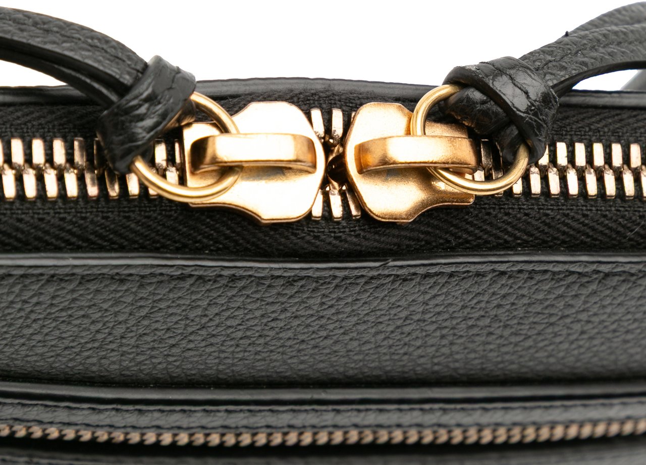 Balenciaga Pebbled Leather Neo Classic City Pouch Crossbody Zwart