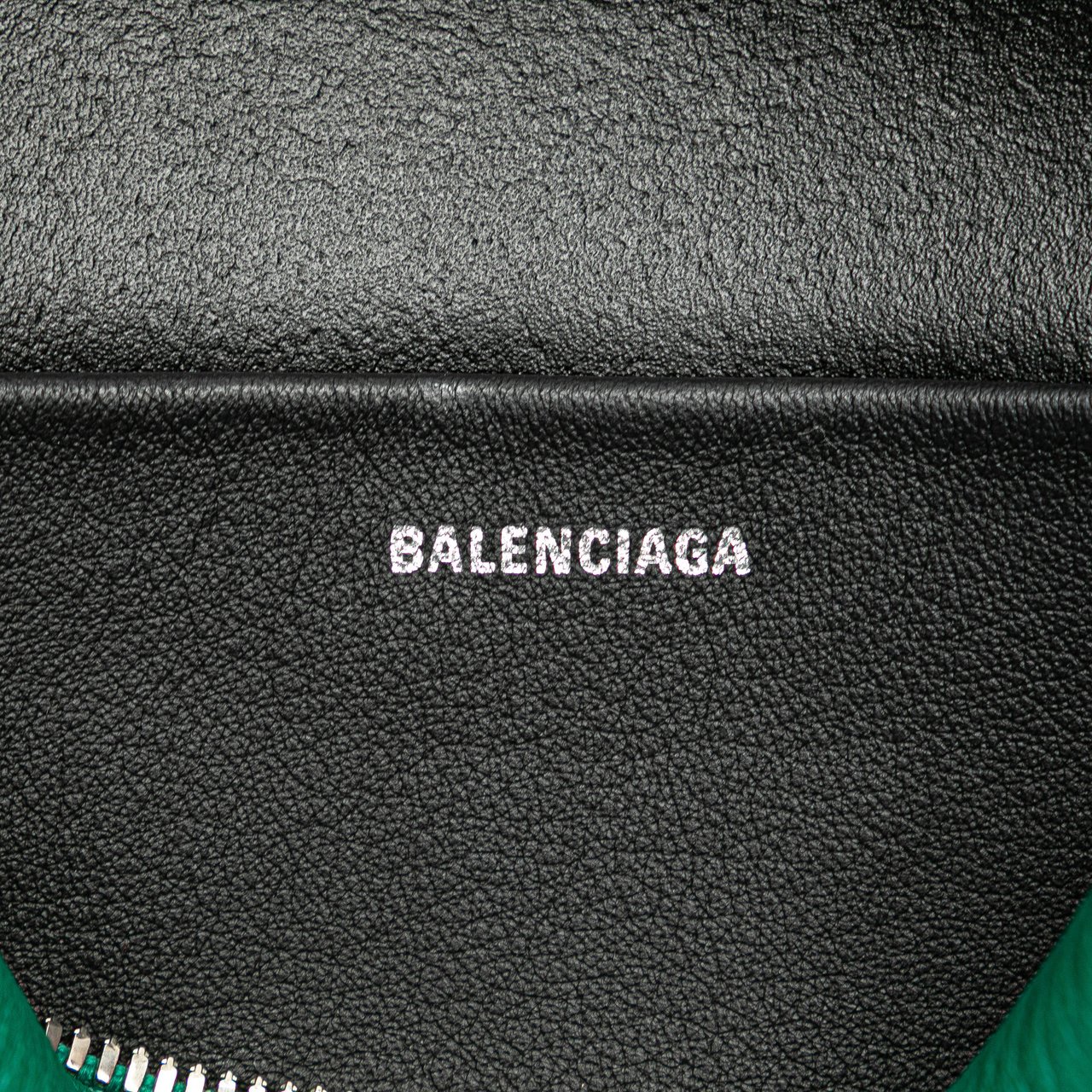 Balenciaga Leather Logo Everyday Camera Bag S Groen