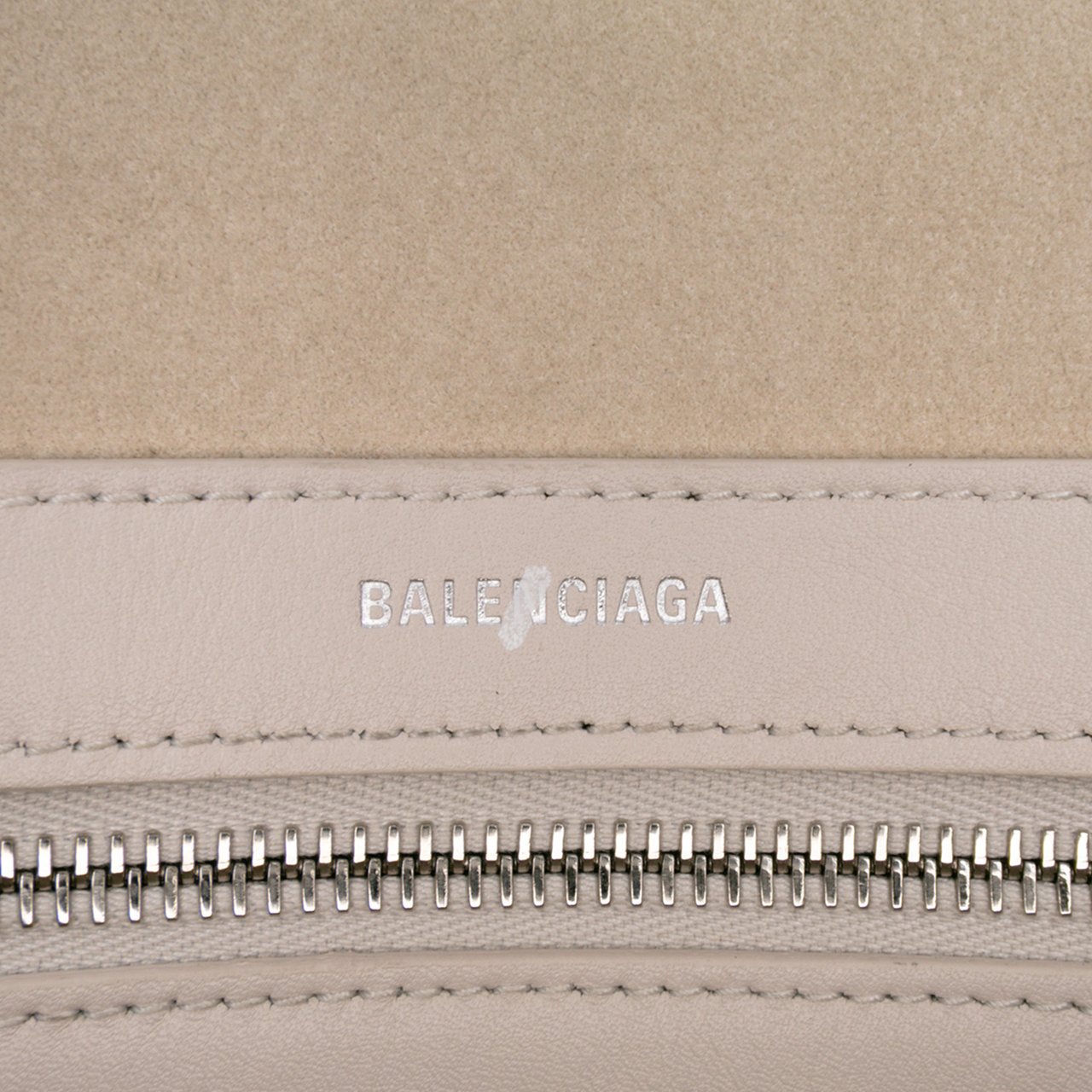 Balenciaga Medium Smooth Calfskin Mary Kate Tote Roze