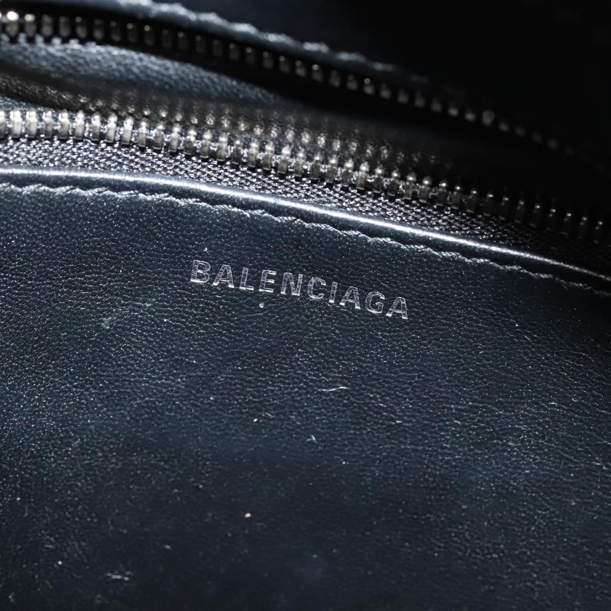 Balenciaga Balenciaga Triangle Duffle Bag Leather Medium Rood