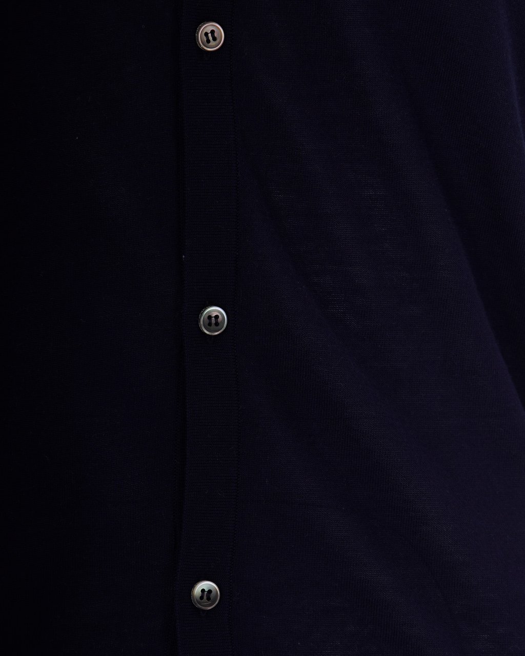 Ballantyne Short-Sleeved Navy Button-Up Shirt with Classic Collar Zwart