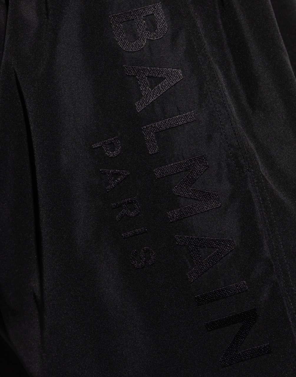 Balmain Embroidered Logo Swim Shorts Zwart