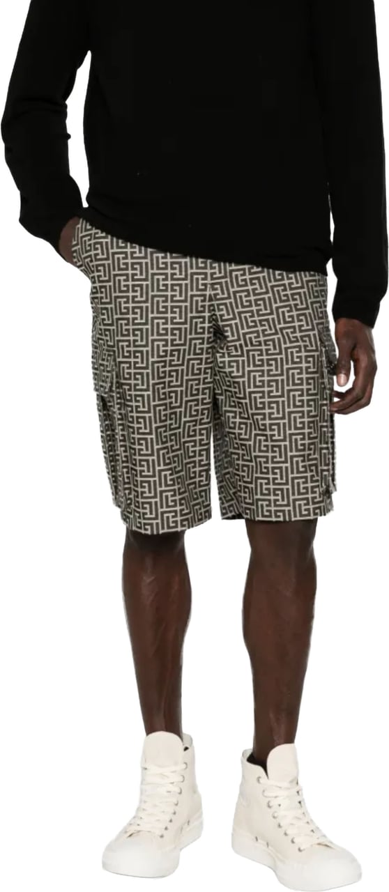 Balmain Black Shorts Relaxed Cargo Shorts Grijs